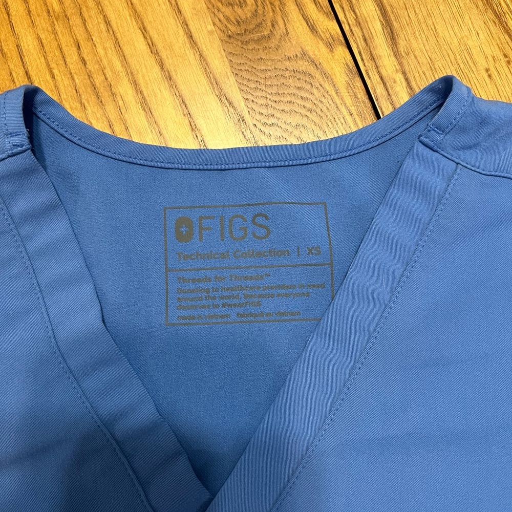 Figs ceil blue scrub top